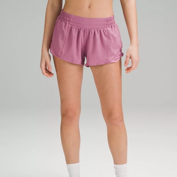 Lululemon Hotty Hot Low-Rise Lined Short 2.5” - Picture 2 of 3